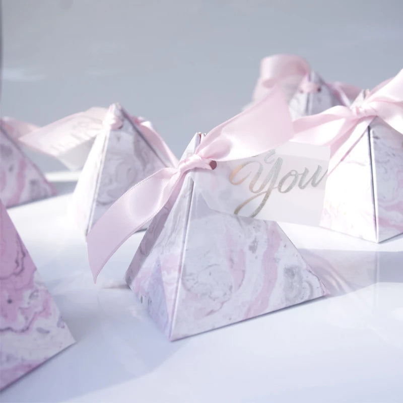 New Triangular Pyramid Candy Box Wedding Favors Gifts Boxes Candy Bags for Guests Wedding Decoration Baby Shower Party Supplies