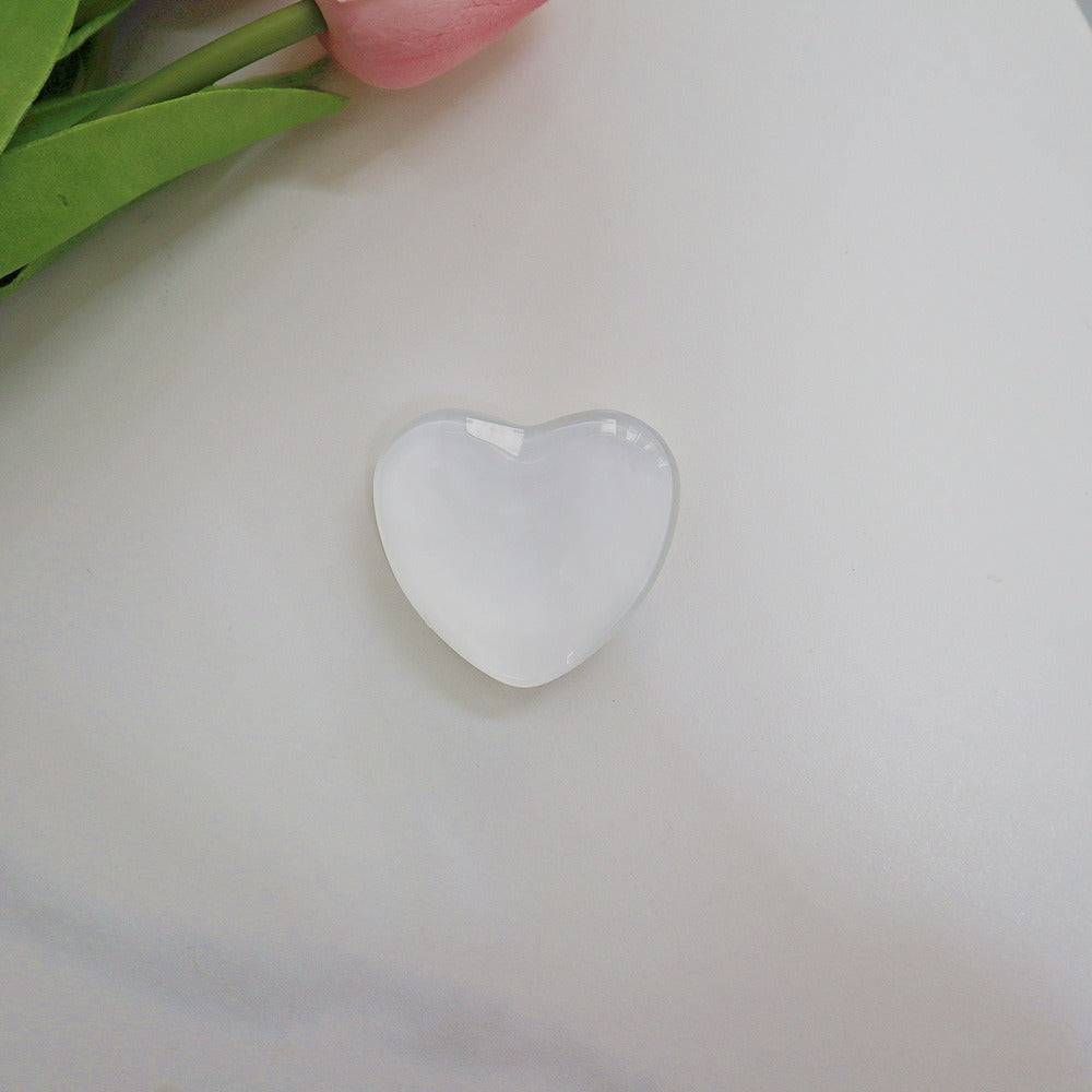 Candy colored heart-shaped stand three-dimensional heart-shaped crystal white stand cute small stand universal