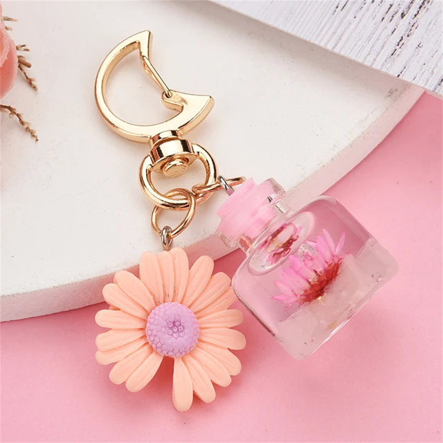 Small Chrysanthemum Key Chain Personalized Moon Button Fashion Keychains For Women Charm Keychain Girl Bag Pendant Keyring Gifts