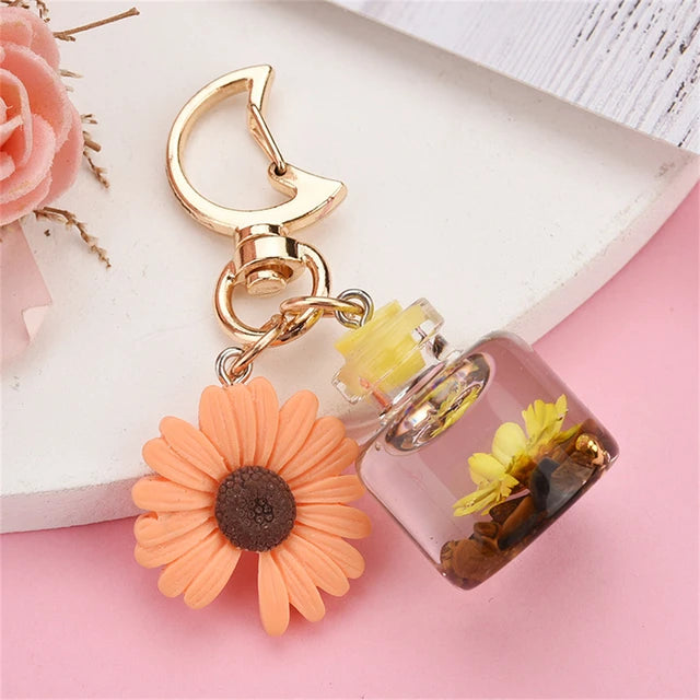 Small Chrysanthemum Key Chain Personalized Moon Button Fashion Keychains For Women Charm Keychain Girl Bag Pendant Keyring Gifts