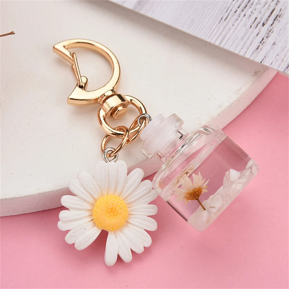 Small Chrysanthemum Key Chain Personalized Moon Button Fashion Keychains For Women Charm Keychain Girl Bag Pendant Keyring Gifts