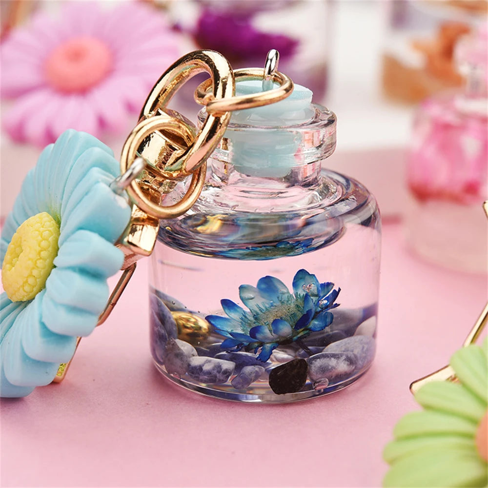 Small Chrysanthemum Key Chain Personalized Moon Button Fashion Keychains For Women Charm Keychain Girl Bag Pendant Keyring Gifts